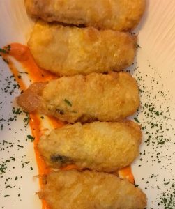 Lomos de bacalao fresco rebozado y piquillo