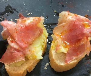 Lacón, patatas y aceite de oliva virgen