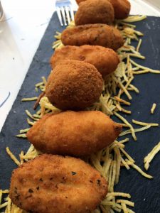 Croquetas caseras variadas